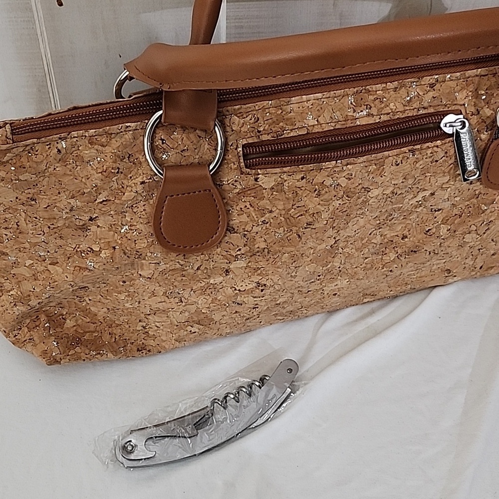 Thermal Insulated Wine Clutch / Thermal Lined Wine Bag With Corkscrew - Picture 4 of 8